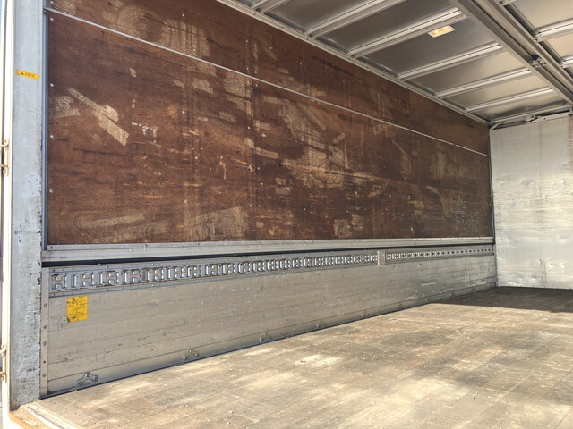 三菱ふそうファイターアルミウイング中型（4t）[写真11]