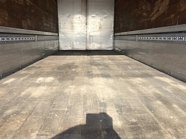 三菱ふそうファイターアルミウイング中型（4t）[写真13]