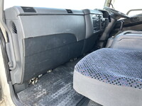 三菱ふそうファイターアルミウイング中型（4t）[写真32]