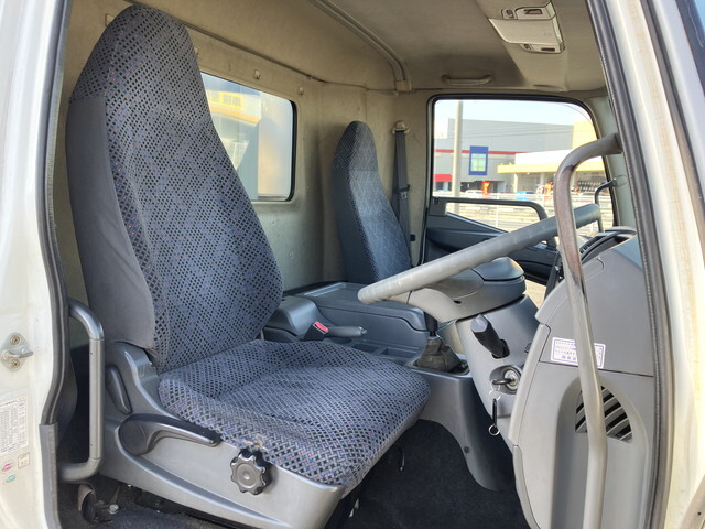 三菱ふそうファイターアルミウイング中型（4t）[写真33]