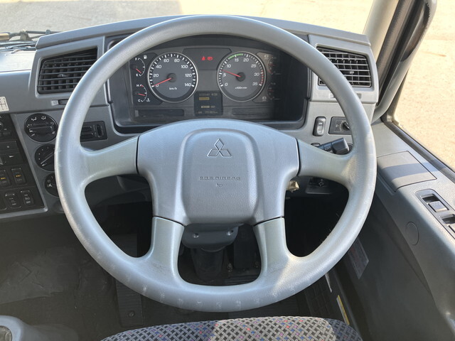 三菱ふそうファイターアルミウイング中型（4t）[写真38]