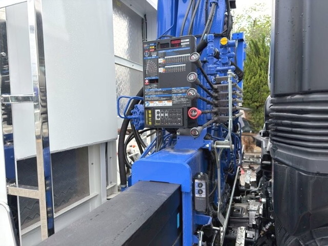 日野レンジャーセルフクレーン4段増トン（6t・8t）[写真18]