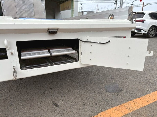 日野レンジャーセルフクレーン4段増トン（6t・8t）[写真22]