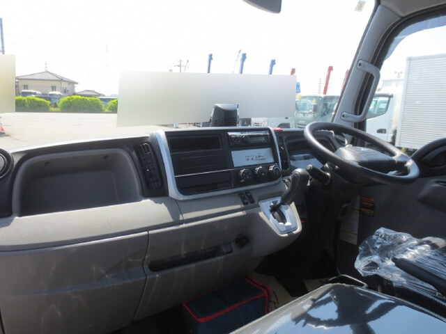 三菱ふそうキャンタークレーン3段小型（2t・3t）[写真14]