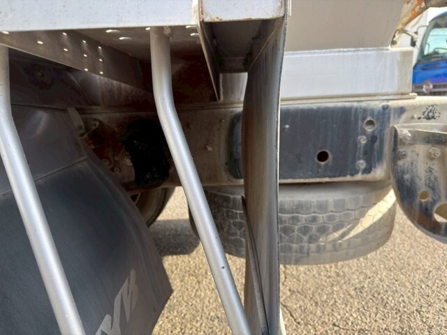 三菱ふそうファイターミキサー車（コンクリートミキサー）増トン（6t・8t）[写真13]