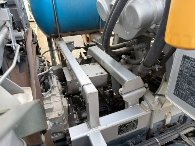 三菱ふそうファイターミキサー車（コンクリートミキサー）増トン（6t・8t）[写真05]