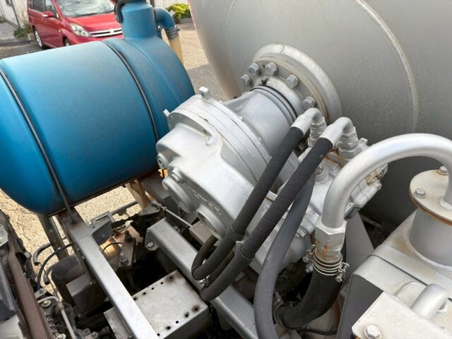 三菱ふそうファイターミキサー車（コンクリートミキサー）増トン（6t・8t）[写真06]