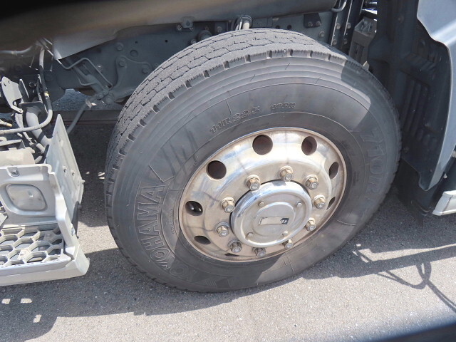 日野プロフィアトレーラーヘッド（トラクターヘッド）大型（10t）[写真12]