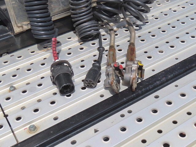 日野プロフィアトレーラーヘッド（トラクターヘッド）大型（10t）[写真26]