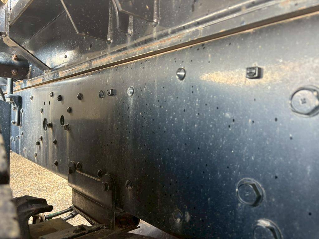 三菱ふそうスーパーグレートコンテナ専用車大型（10t）[写真13]