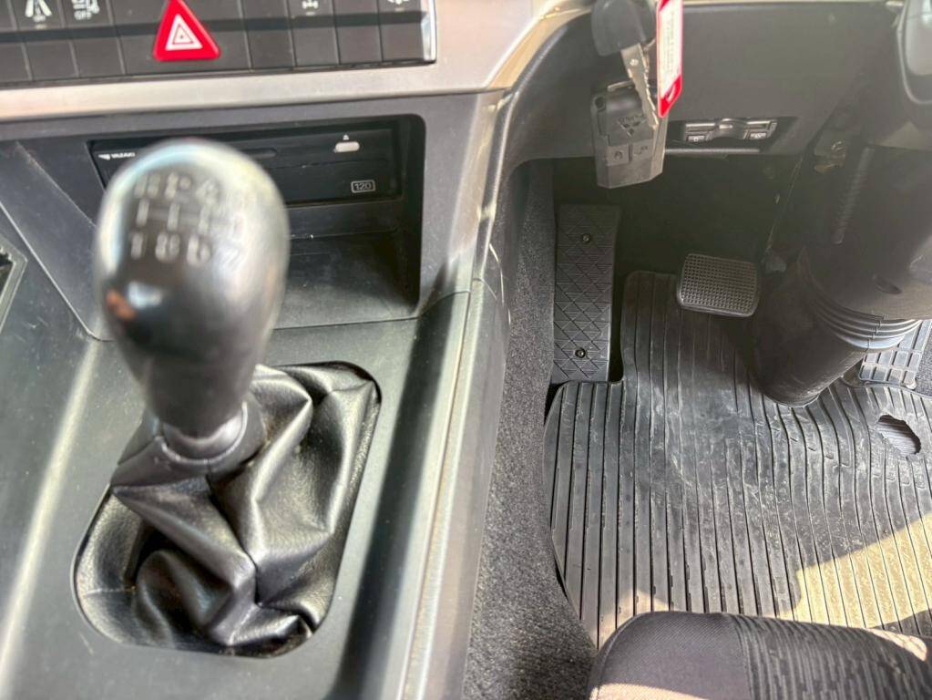 三菱ふそうスーパーグレートコンテナ専用車大型（10t）[写真18]