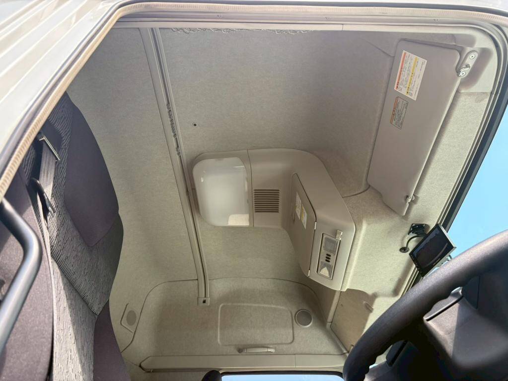 三菱ふそうスーパーグレートコンテナ専用車大型（10t）[写真19]