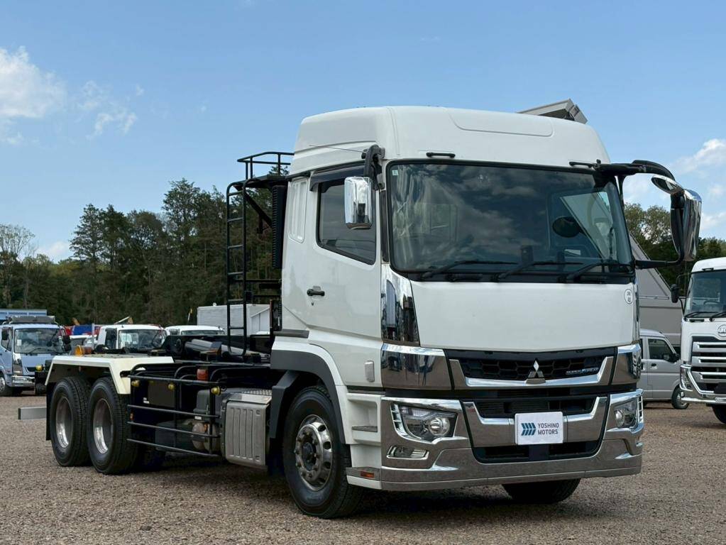 三菱ふそうスーパーグレートコンテナ専用車大型（10t）[写真02]