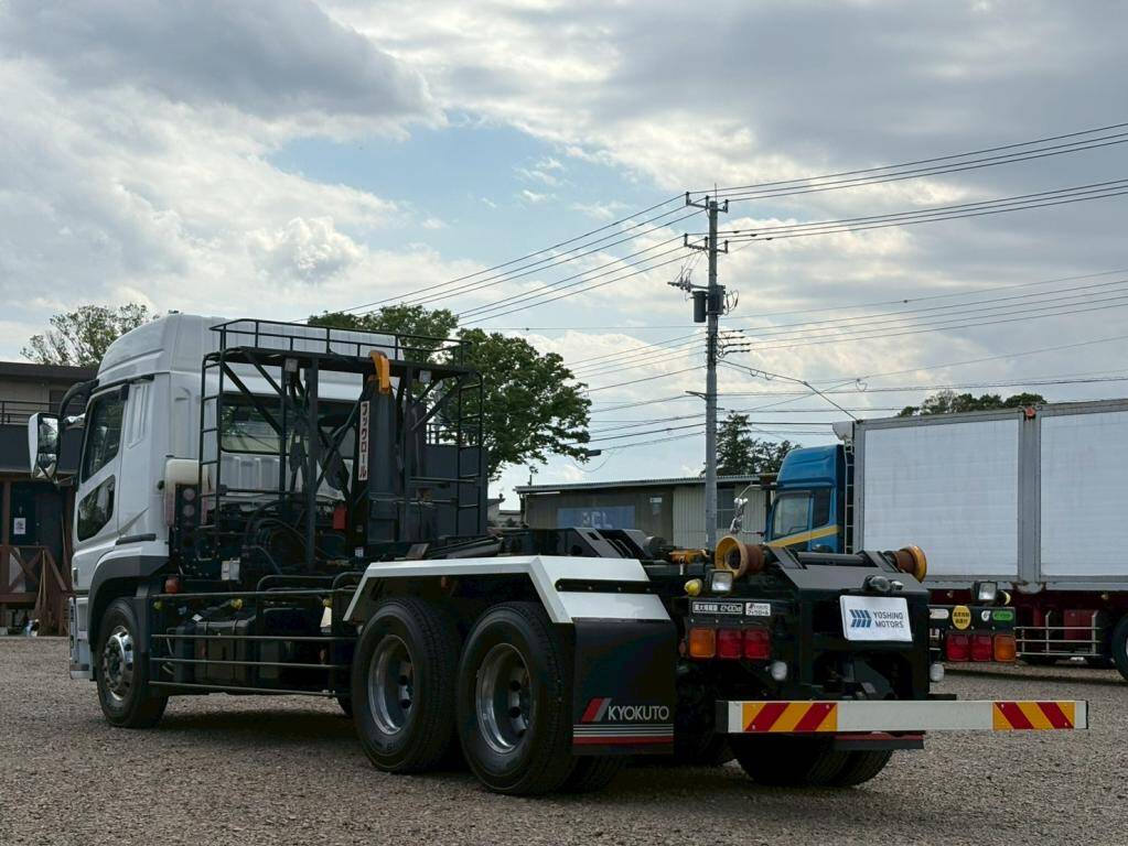 三菱ふそうスーパーグレートコンテナ専用車大型（10t）[写真03]