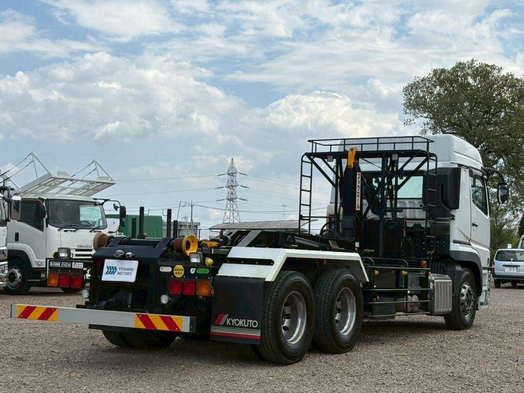 三菱ふそうスーパーグレートコンテナ専用車大型（10t）[写真04]