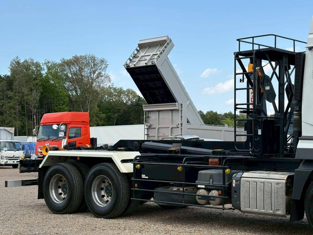 三菱ふそうスーパーグレートコンテナ専用車大型（10t）[写真05]