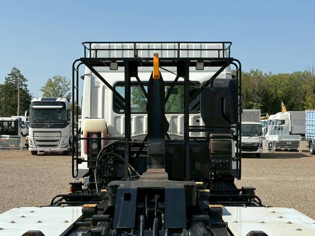 三菱ふそうスーパーグレートコンテナ専用車大型（10t）[写真06]