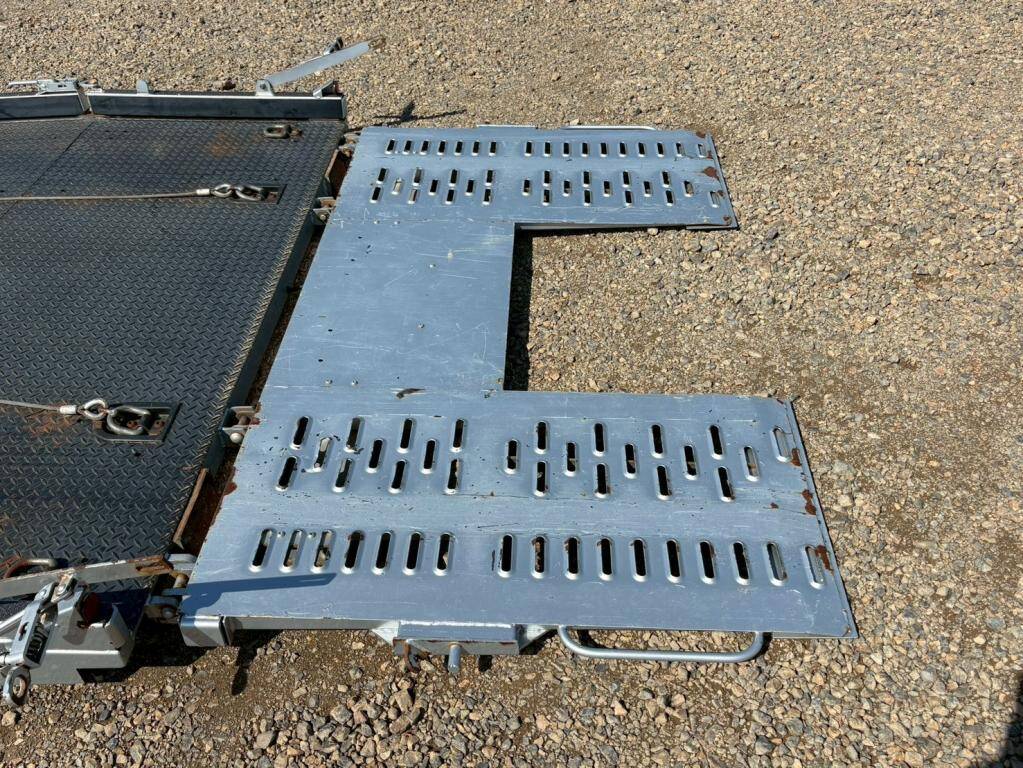 いすゞエルフセーフティローダー小型（2t・3t）[写真10]