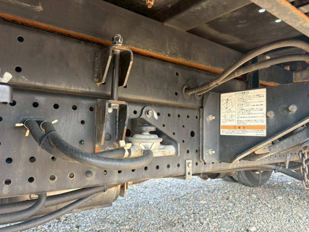 いすゞエルフセーフティローダー小型（2t・3t）[写真13]