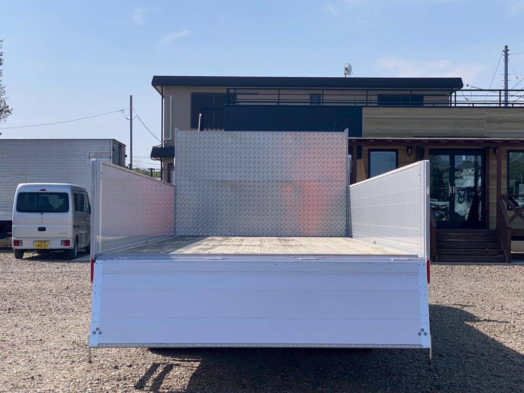 三菱ふそうファイターアルミブロック中型（4t）[写真10]