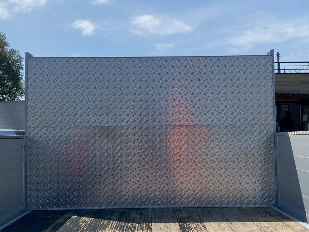 三菱ふそうファイターアルミブロック中型（4t）[写真06]