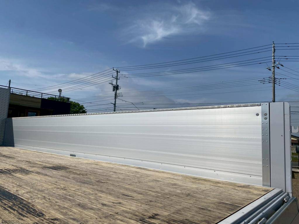 三菱ふそうファイターアルミブロック中型（4t）[写真09]