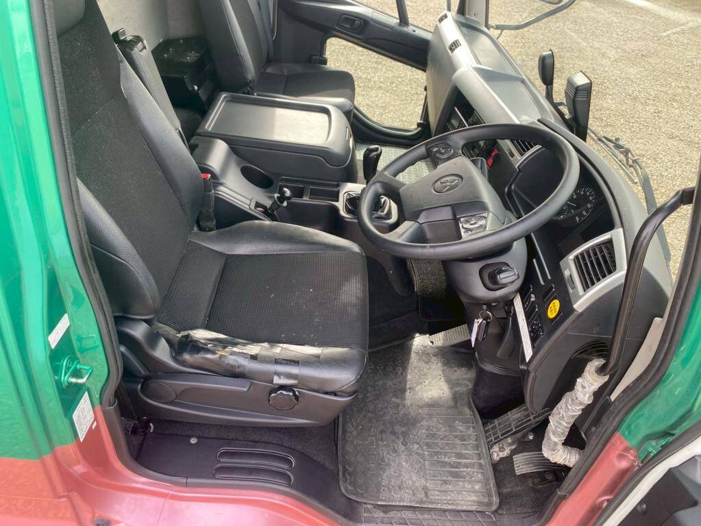 三菱ふそうファイター冷凍車（冷蔵車）増トン（6t・8t）[写真18]