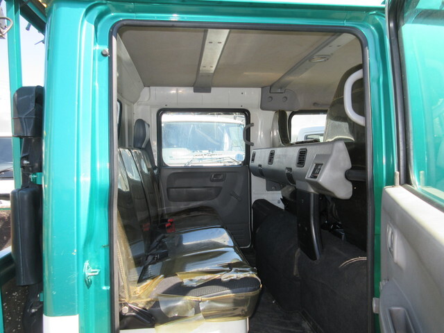 三菱ふそうキャンター平ボディ小型（2t・3t）[写真13]