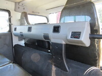 三菱ふそうキャンター平ボディ小型（2t・3t）[写真15]