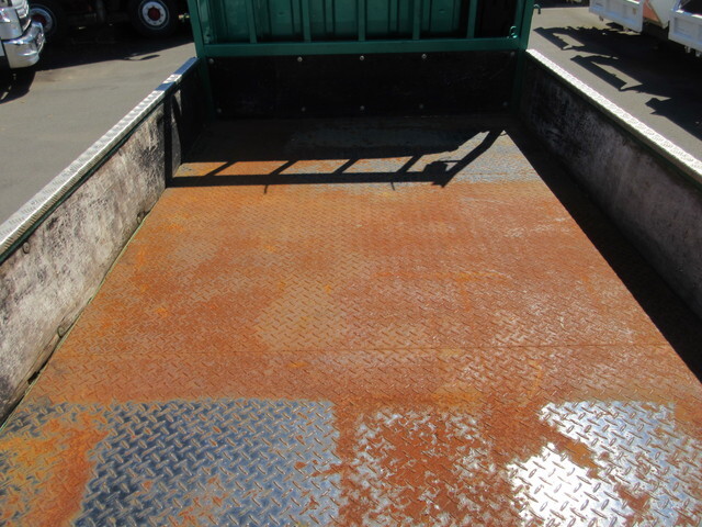 三菱ふそうキャンター平ボディ小型（2t・3t）[写真24]