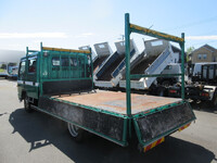 三菱ふそうキャンター平ボディ小型（2t・3t）[写真29]