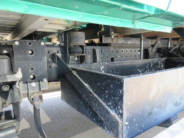 三菱ふそうキャンター平ボディ小型（2t・3t）[写真07]