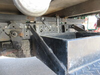 三菱ふそうキャンター平ボディ小型（2t・3t）[写真09]