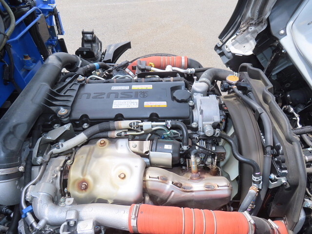 いすゞエルフクレーン3段小型（2t・3t）[写真16]