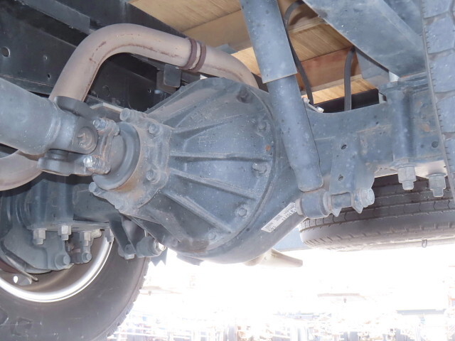 いすゞエルフクレーン3段小型（2t・3t）[写真09]