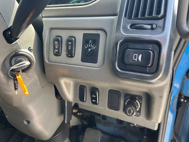 三菱ふそうファイタークレーン5段増トン（6t・8t）[写真37]