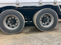 いすゞギガアルミウイング大型（10t）[写真13]