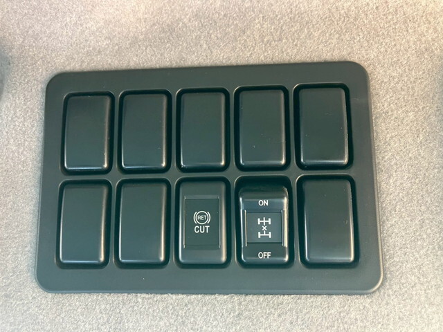 いすゞギガアルミウイング大型（10t）[写真23]