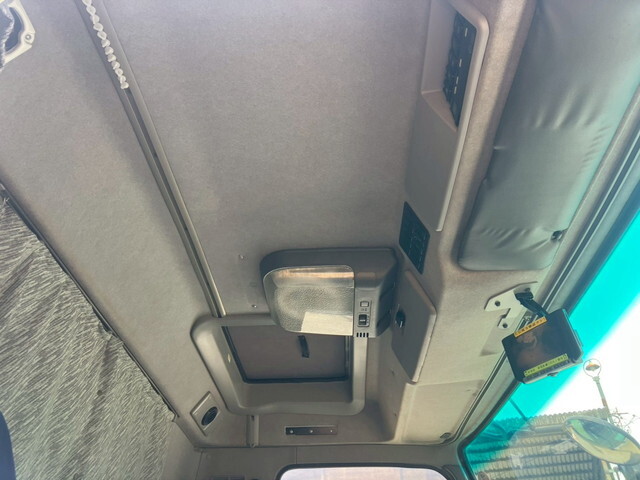 いすゞギガアルミウイング大型（10t）[写真29]