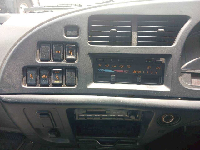 いすゞフォワードタンク車（タンクローリー）増トン（6t・8t）[写真29]