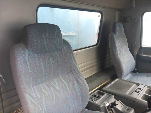 いすゞフォワードタンク車（タンクローリー）増トン（6t・8t）[写真34]