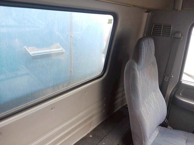 いすゞフォワードタンク車（タンクローリー）増トン（6t・8t）[写真36]