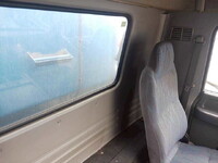 いすゞフォワードタンク車（タンクローリー）増トン（6t・8t）[写真37]