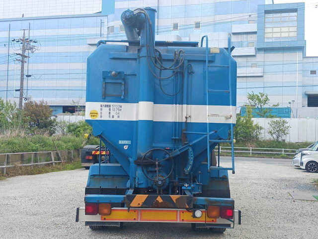 いすゞフォワードタンク車（タンクローリー）増トン（6t・8t）[写真07]