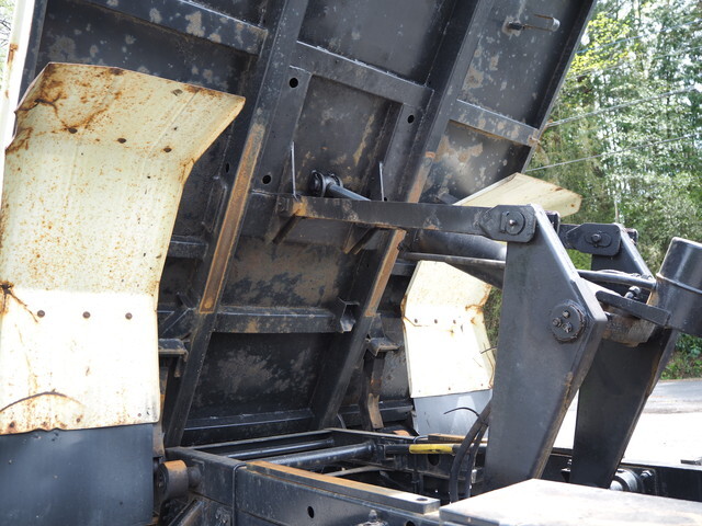 いすゞフォワードダンプ中型（4t）[写真13]