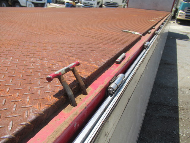 三菱ふそうスーパーグレートアルミブロック大型（10t）[写真11]