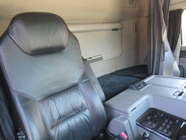 三菱ふそうスーパーグレートアルミブロック大型（10t）[写真26]