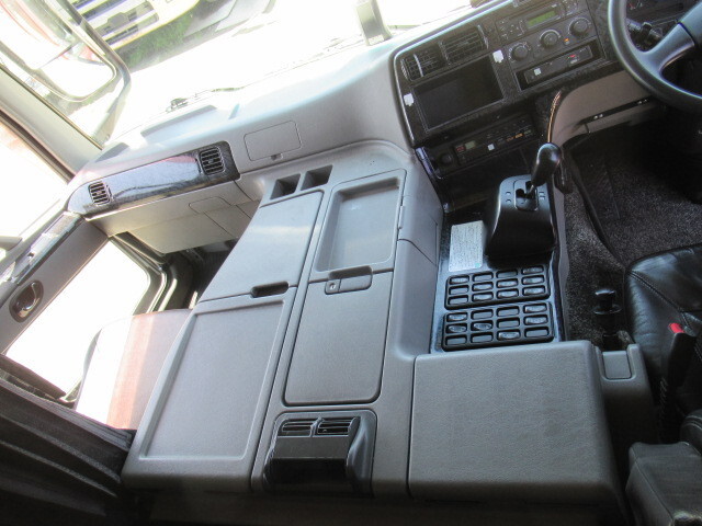 三菱ふそうスーパーグレートアルミブロック大型（10t）[写真28]