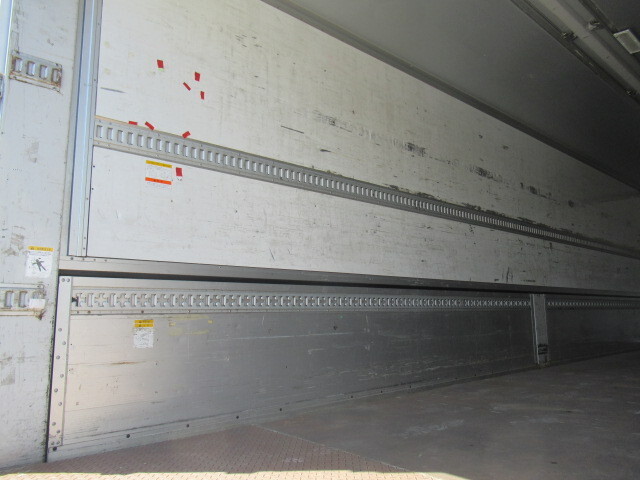 三菱ふそうスーパーグレートパネルウイング大型（10t）[写真13]