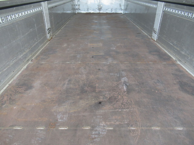 三菱ふそうスーパーグレートパネルウイング大型（10t）[写真16]